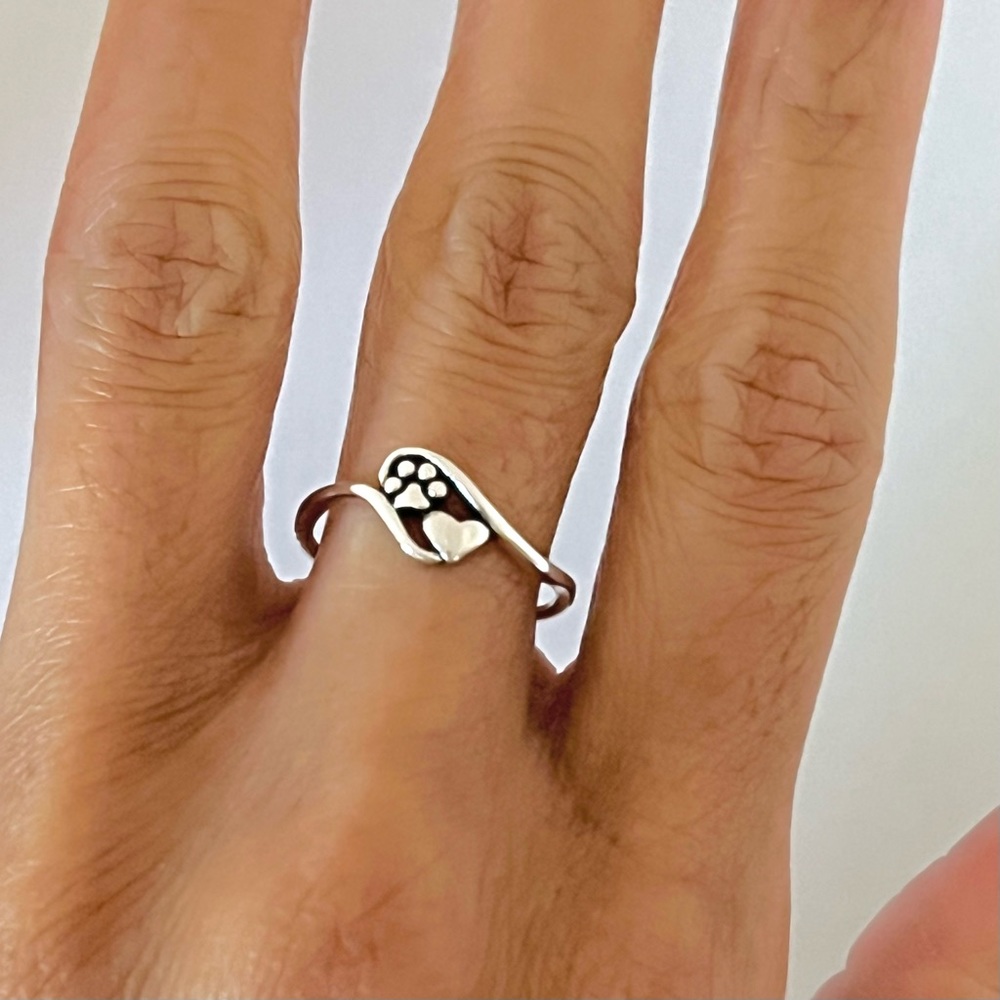 Sterling silver small heart and paw ring, silver paw ring, silver heart ring - Picture 8 of 8